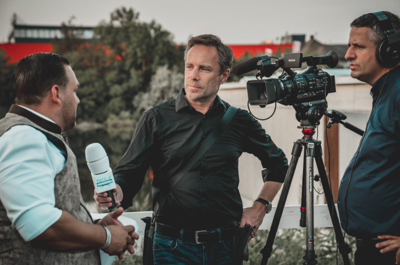 How Media Bias Shapes Public Perception: A Comprehensive Analysis