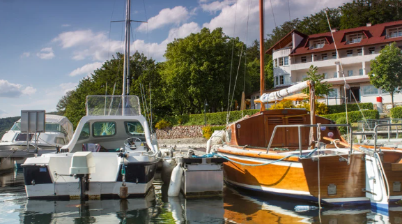 Essential Items to Bring When Renting a Boat