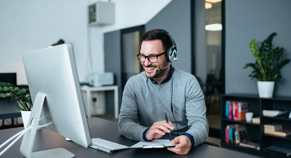 Understanding the Cost Savings of Outsourcing IT Support